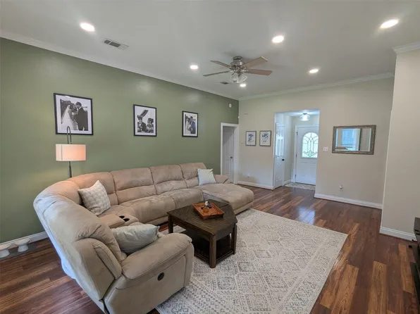 1035 N Colbert St, Dayton, TX 77535