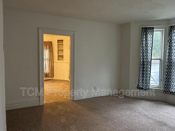 3rd image of 1308 E North St #1