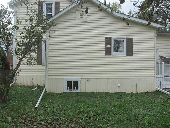 2nd image of 1508 Van Buren St