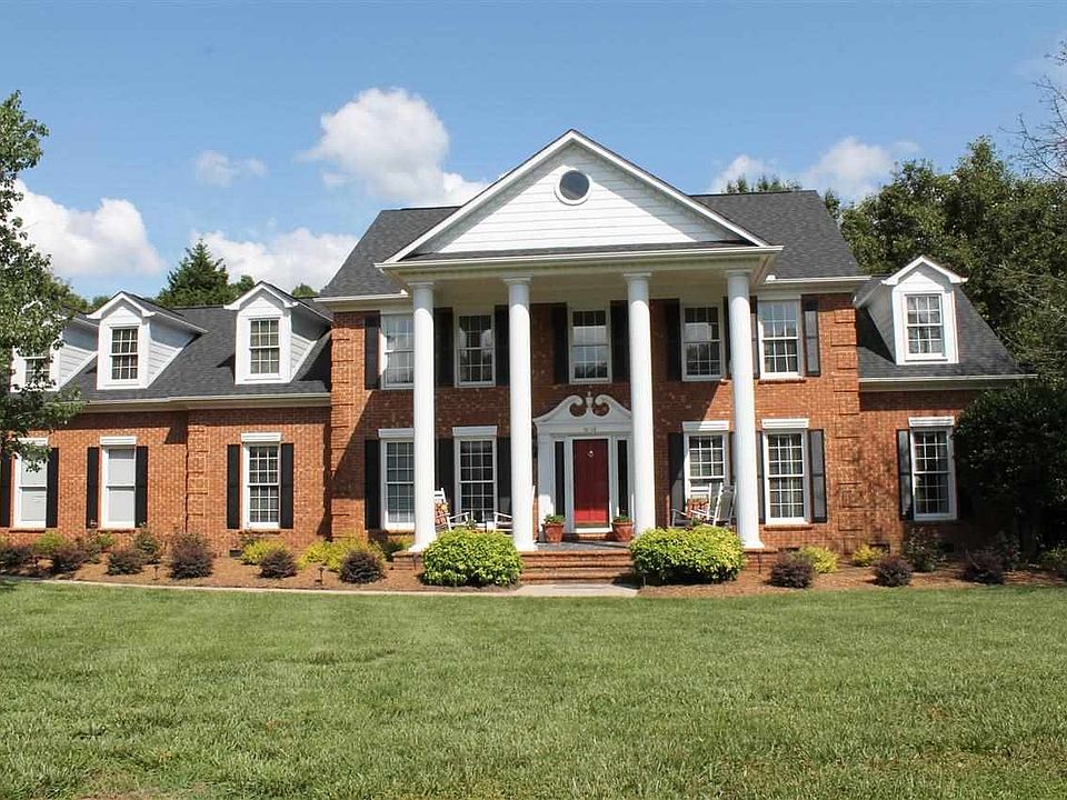 1st image of 404 Meadowsweet Ln