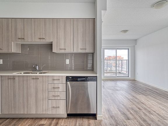 3rd image of 220 Cannon St E #1001