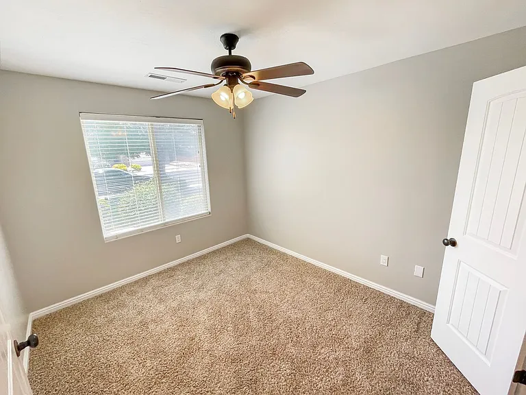 1228 W 200 N — Photo 12