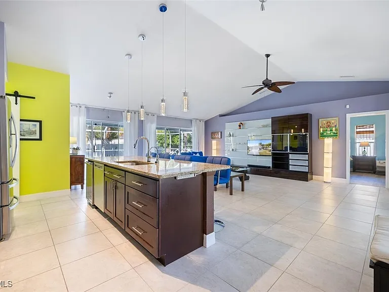 4516 SW 21st Pl — Photo 17