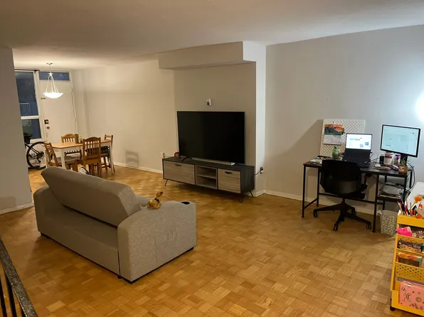 33 Eastmount Ave #9, Toronto, ON M4K 1V3