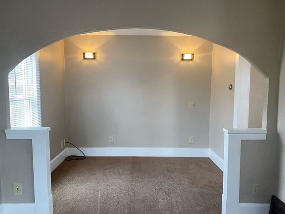 4th image of 1110 Elm St