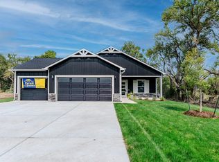 2390 E Thunder St, Wichita, KS 67219