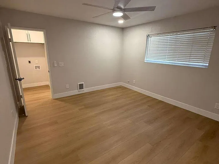 9586 Carroll Canyon Rd #264 — Photo 11