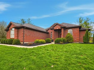 555 Heatherwoode Cir, Springboro, OH 45066