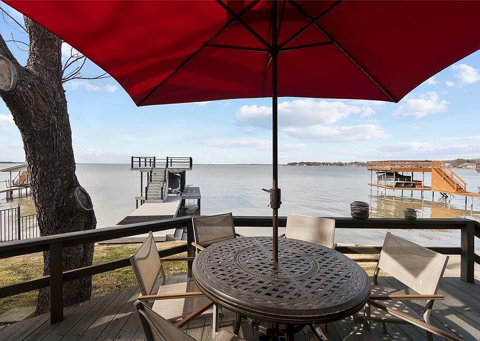 1st image of 266 Harbor Dr