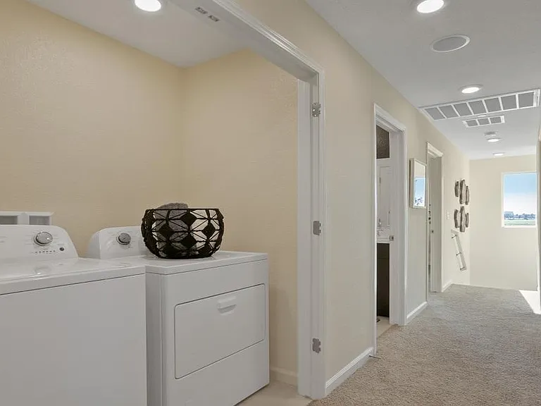 363 Sullivan Dr — Photo 8