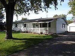 320 Southlane Dr photo 1