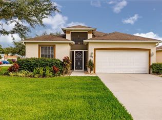 520 Crossfield Cir, Naples, FL 34104