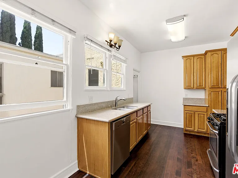 4429 Finley Ave #1/2 — Photo 10