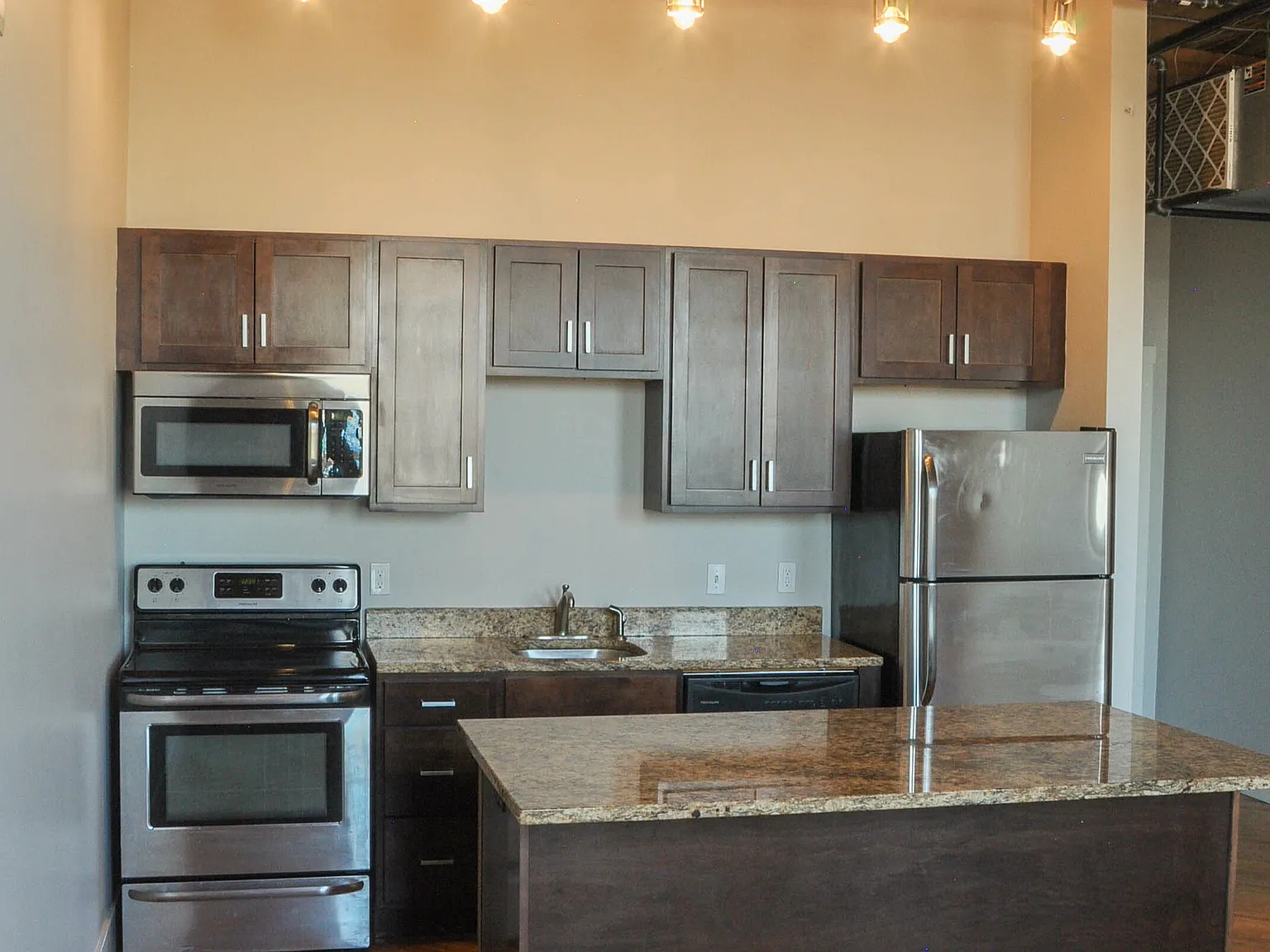 City View Flats — Photo 2