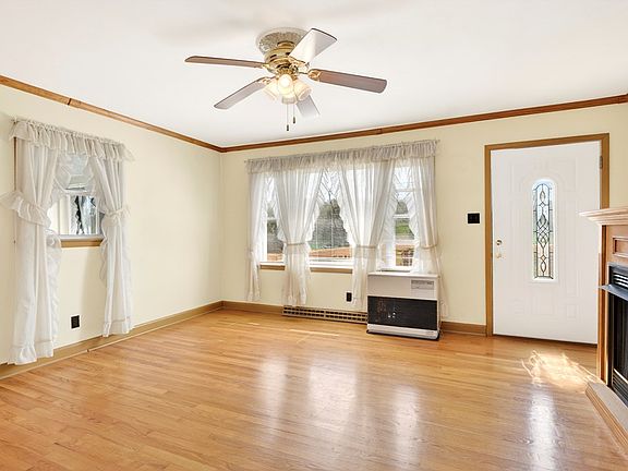 2nd image of 147 Colonial Heights Dr