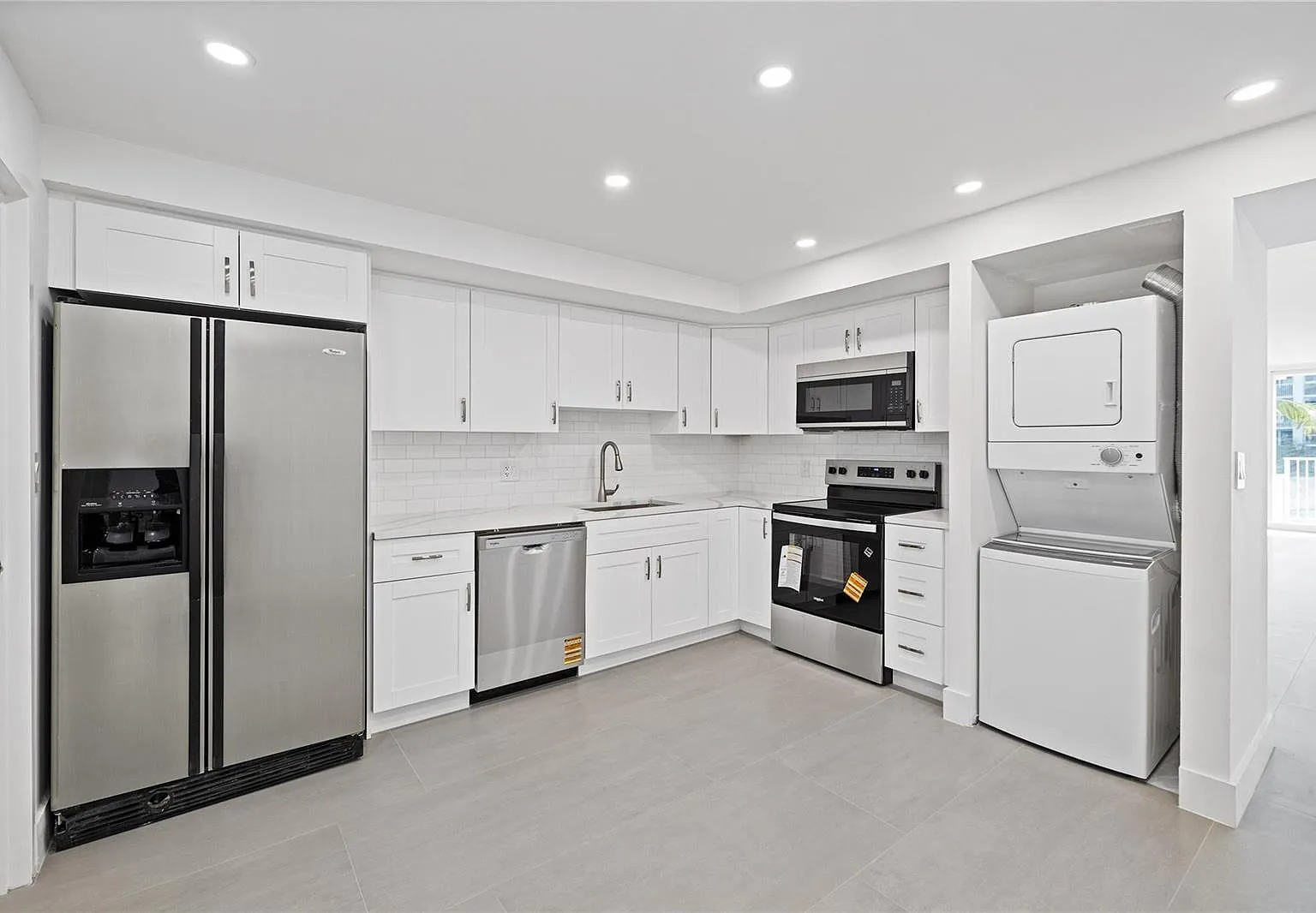 2 bed, 1600 sqft, $3,995 — Photo 4