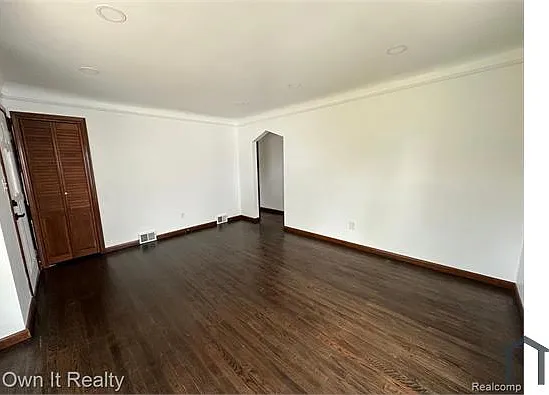 3 bed, 1100 sqft, $1,850 — Photo 4