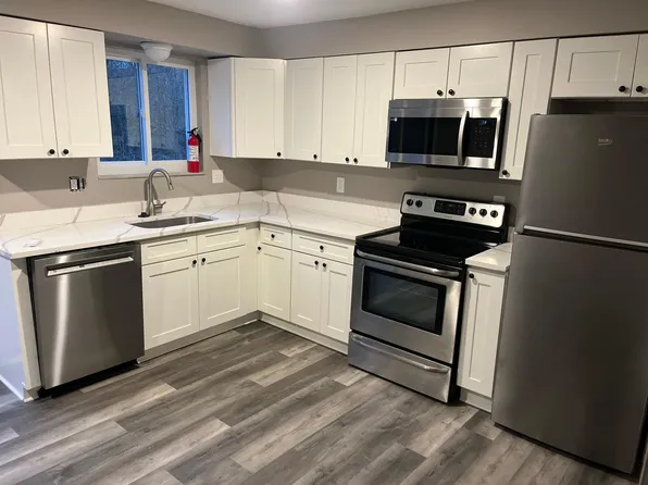 228 Parkwood Cir #3, Canonsburg, PA 15317
