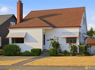 1015 N Sheridan Ave, Tacoma, WA 98403