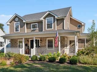 1420 S 4th St, St Charles, IL