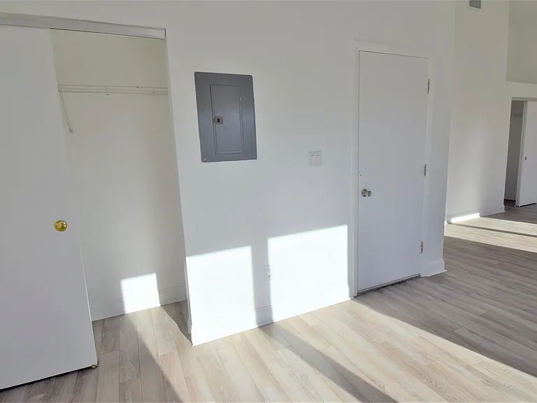 1520 Jackson St — Photo 14