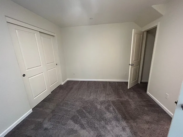 2249 Hough Ave — Photo 4
