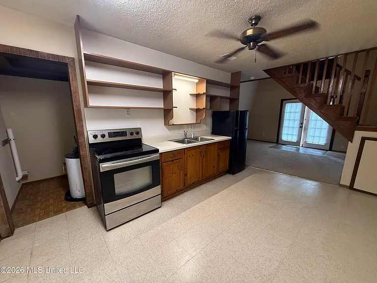 9907 Cedarcliff Dr — Photo 25