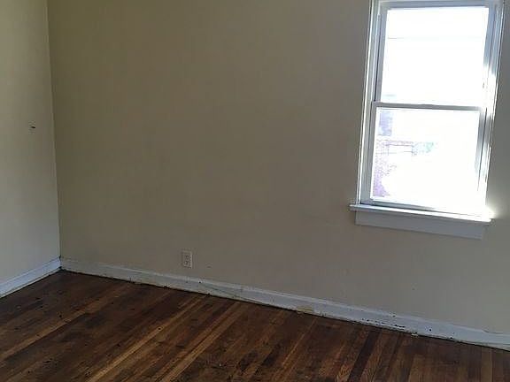 4th image of 4011 Elm St APT 4R
