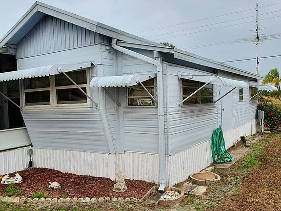 3rd image of 4095 Honolulu Dr