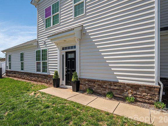 5th image of 780 River Park Rd