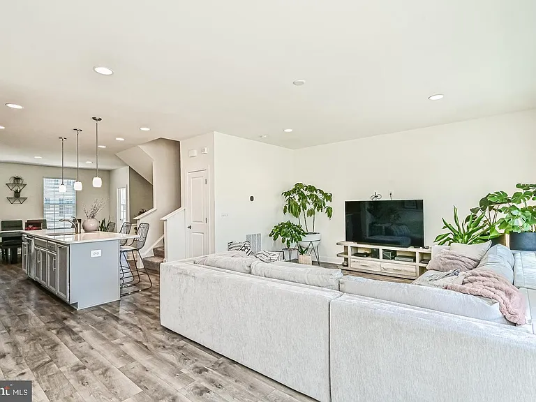 13821 Litespeed Way — Photo 16