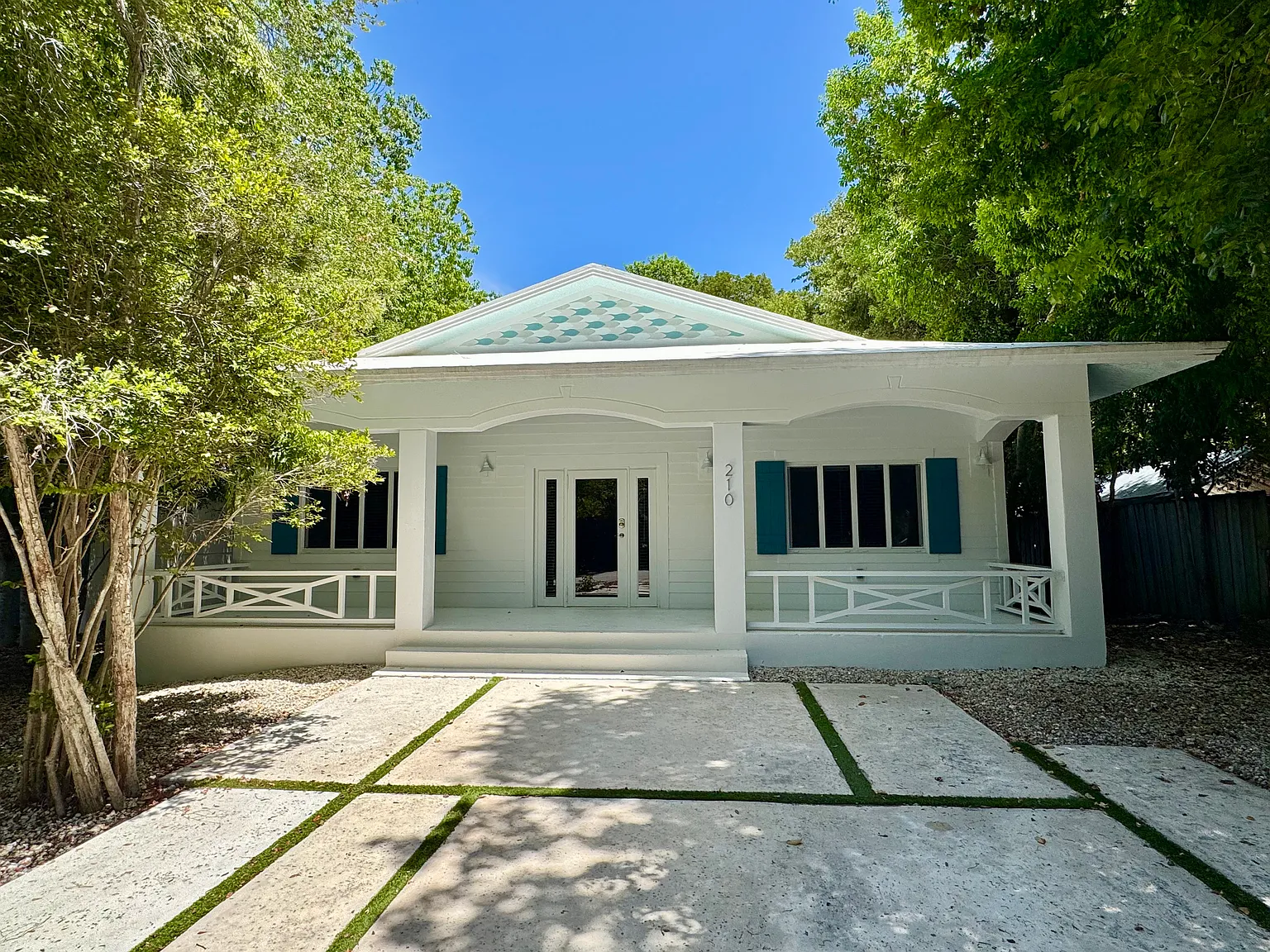 3 bed, 1813 sqft, $3,900 — Photo 1