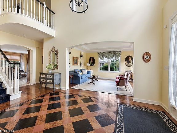 2nd image of 1748 Primrose Ln
