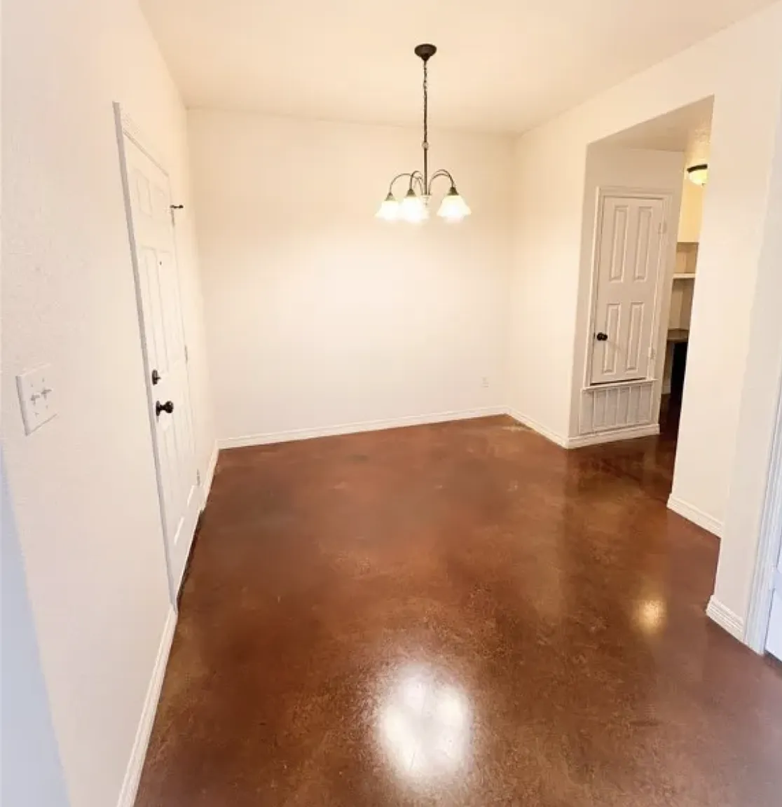 3 bed, 2.0 bath, 1315 sqft, $1,400 — Photo 4
