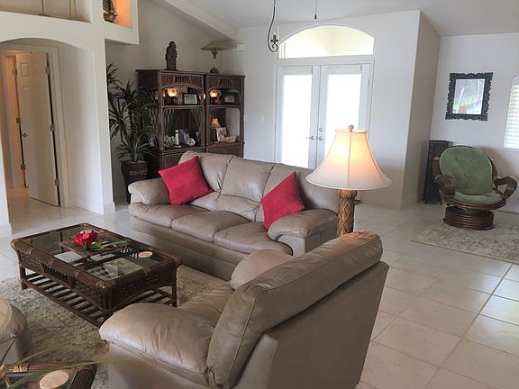 4th image of 3829 Surfside Blvd