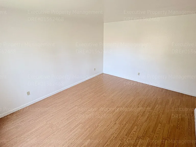 2425 Westholme Blvd — Photo 7