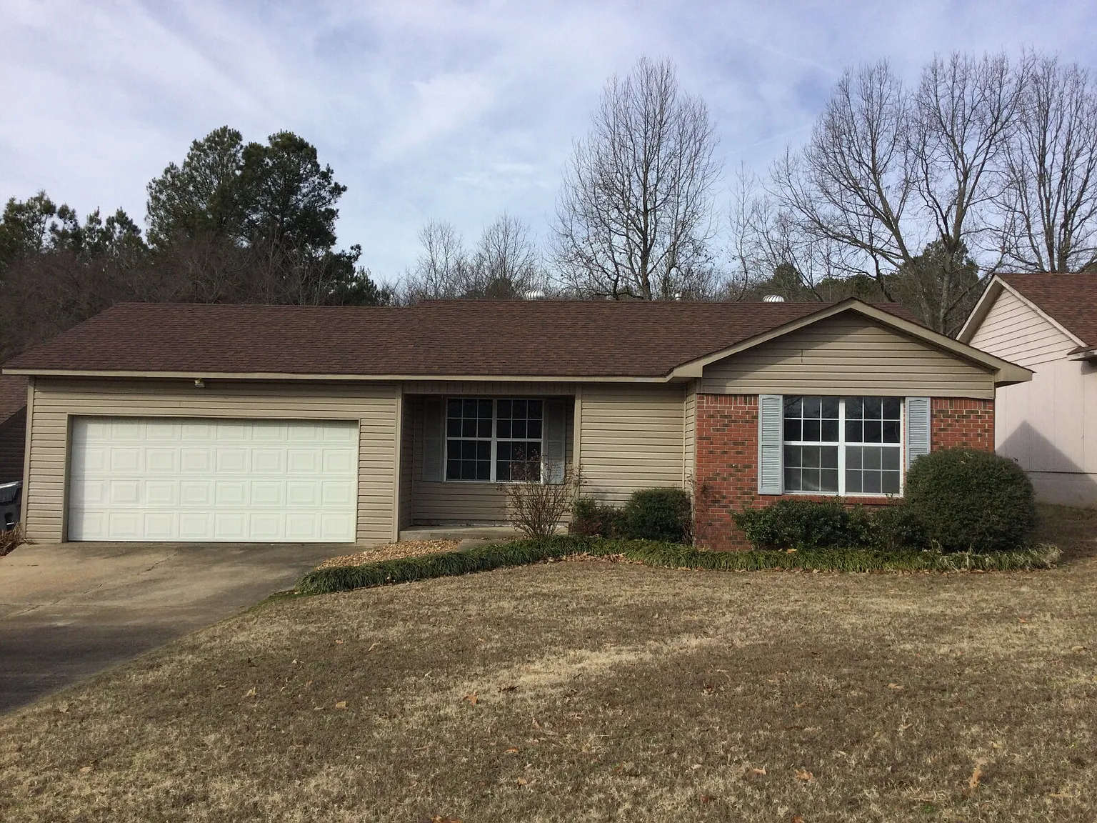 2 bed, 1.0 bath, 856 sqft, $1,150 — Photo 1