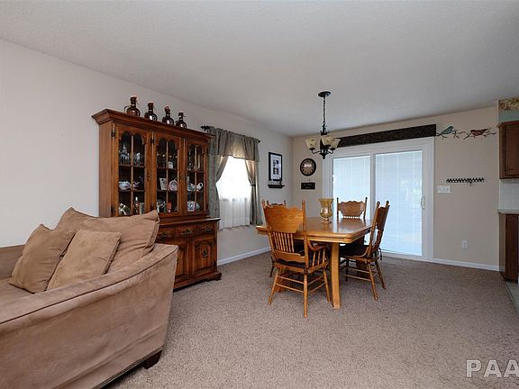 5th image of 22 Carlton Dr
