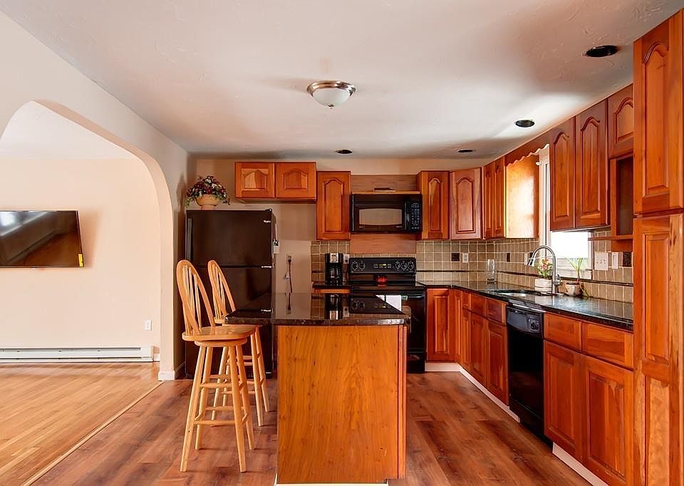 15 Bullard St, Holden, MA 01520 Zillow