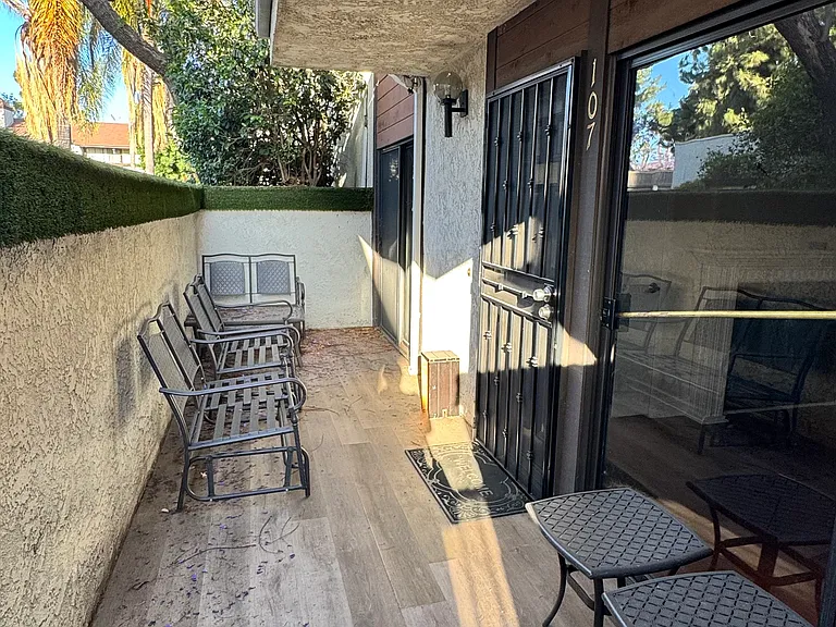 9600 Van Nuys Blvd #107 — Photo 2