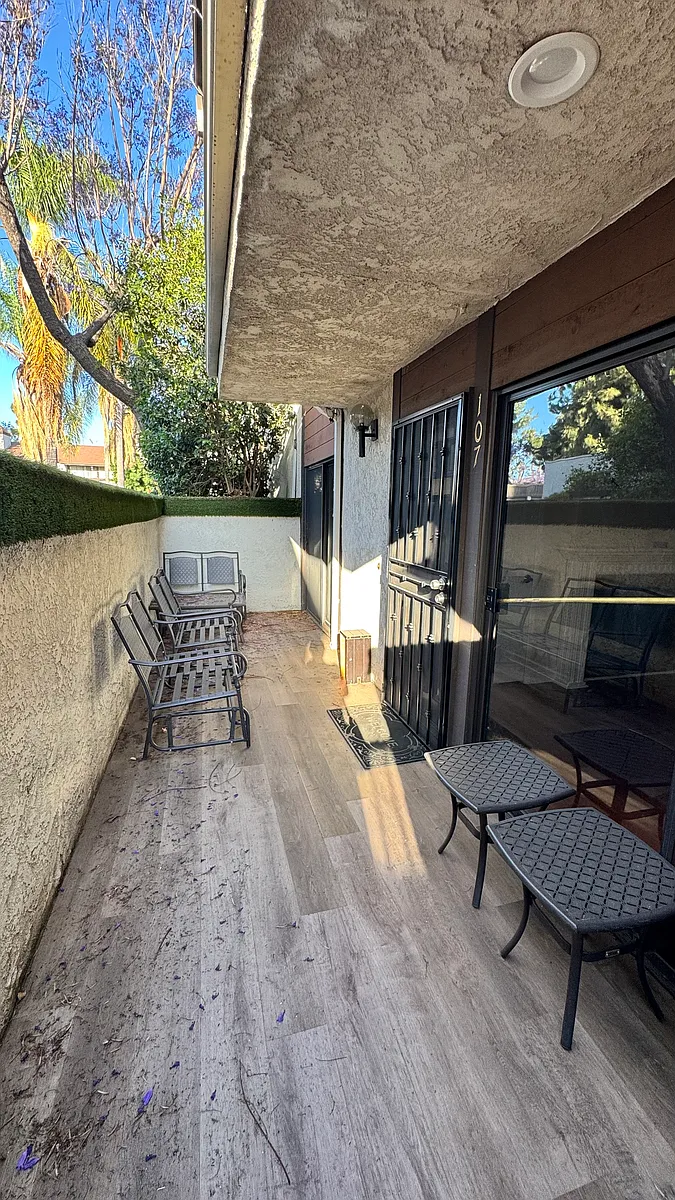 Building Photo - 9600 Van Nuys Blvd #107
