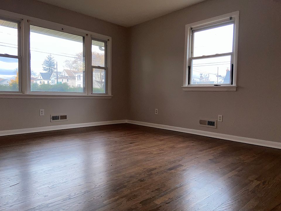 1st image of 252-54 Johnston Ave #1