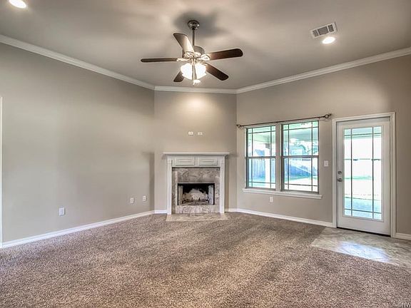 5th image of 216 Southern Creek Cir