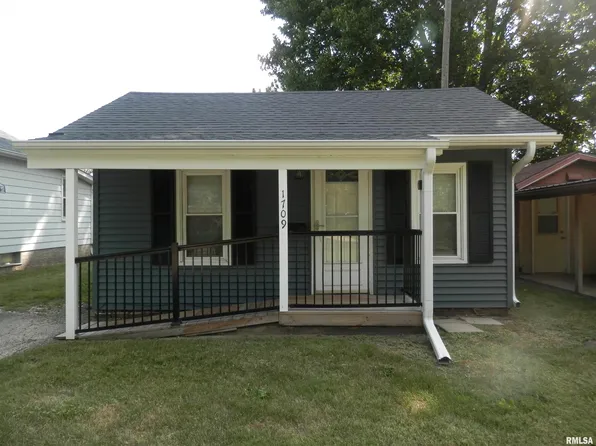 1709 Bateman St, Galesburg, IL 61401