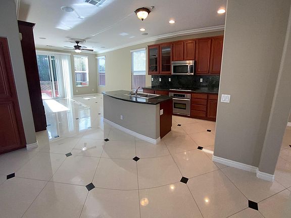3rd image of 6323 Oleander Way