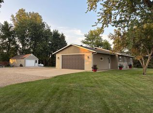27366 260th St, Worthington, MN 56187