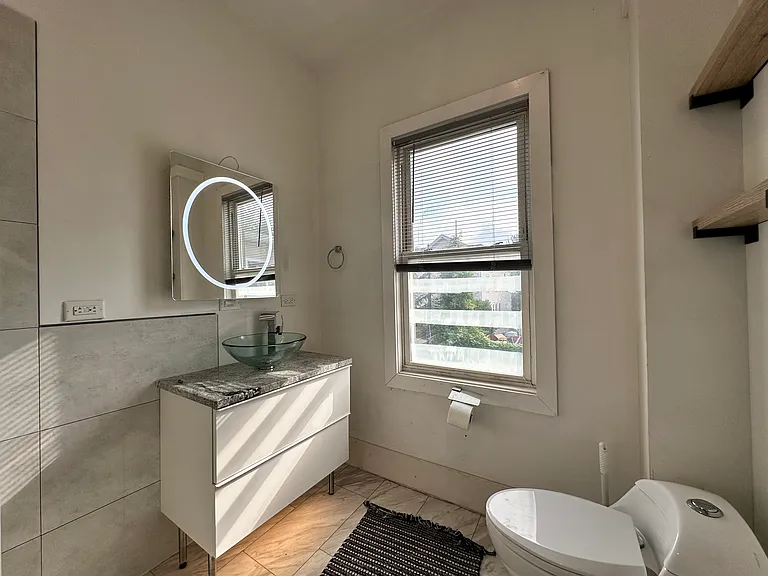 89 America St #2 — Photo 25