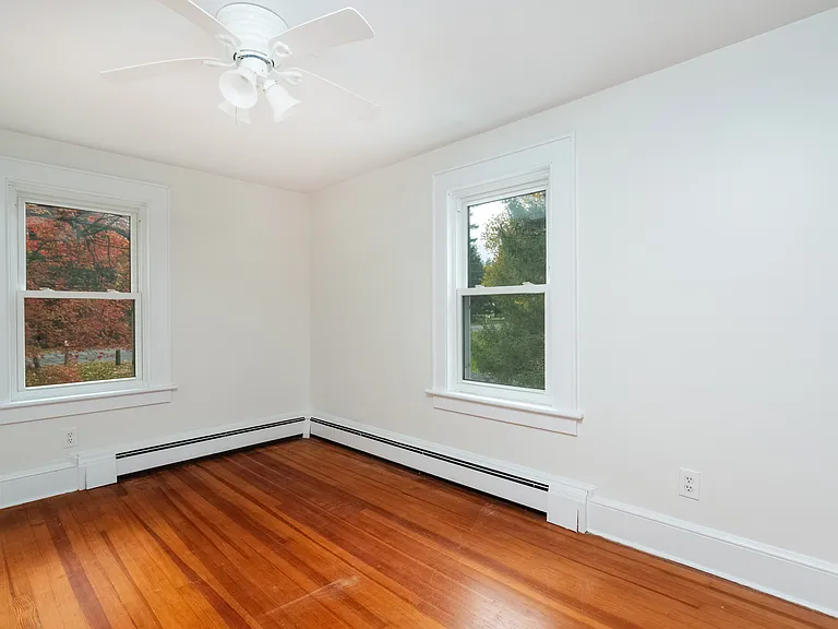 31 Hillandale Rd — Photo 26
