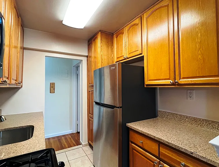 23-50 Waters Edge Dr #D — Photo 13