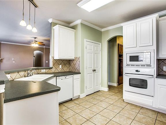3rd image of 1189 River Rock Dr
